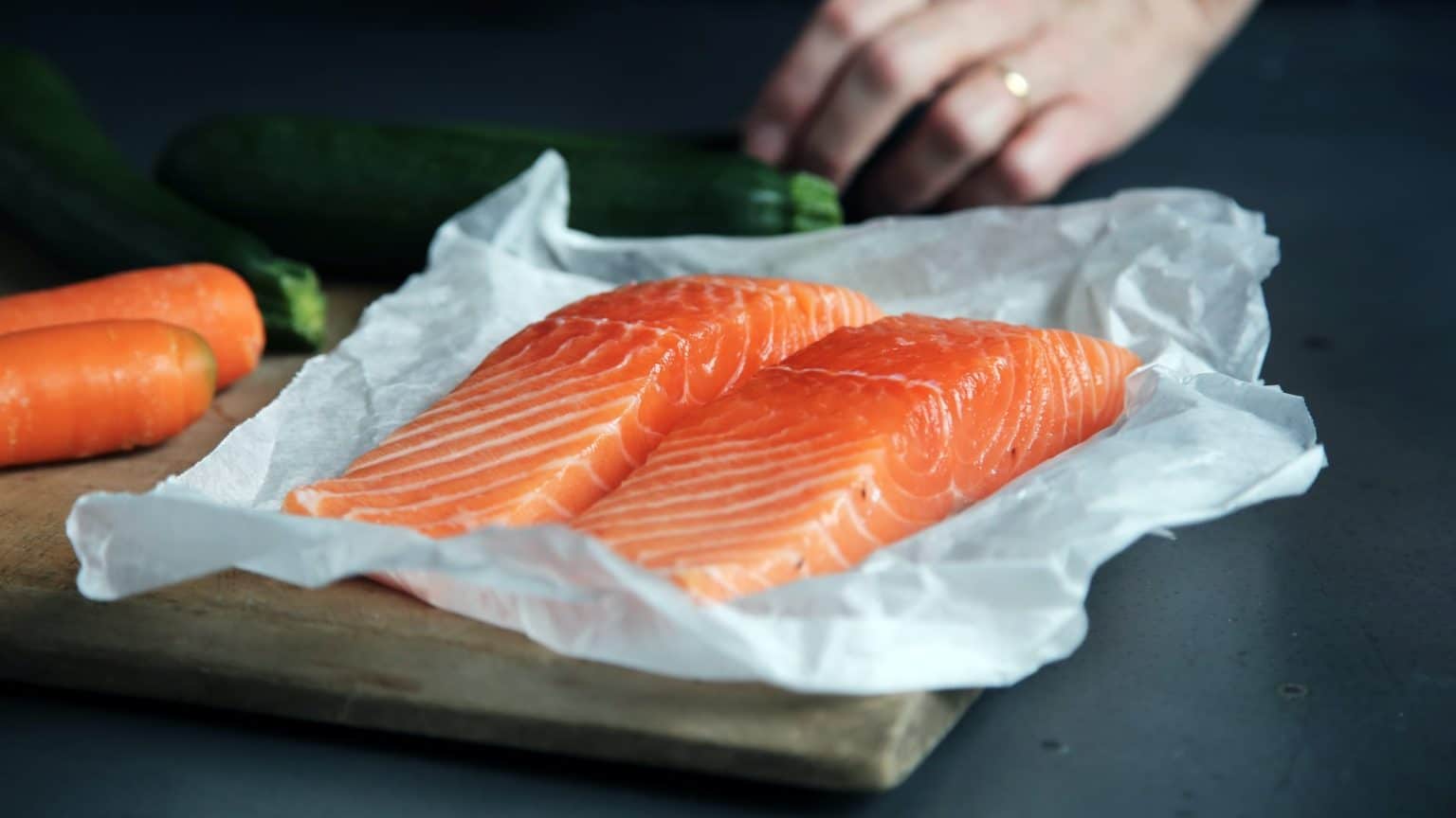 how long do you bake salmon at 450