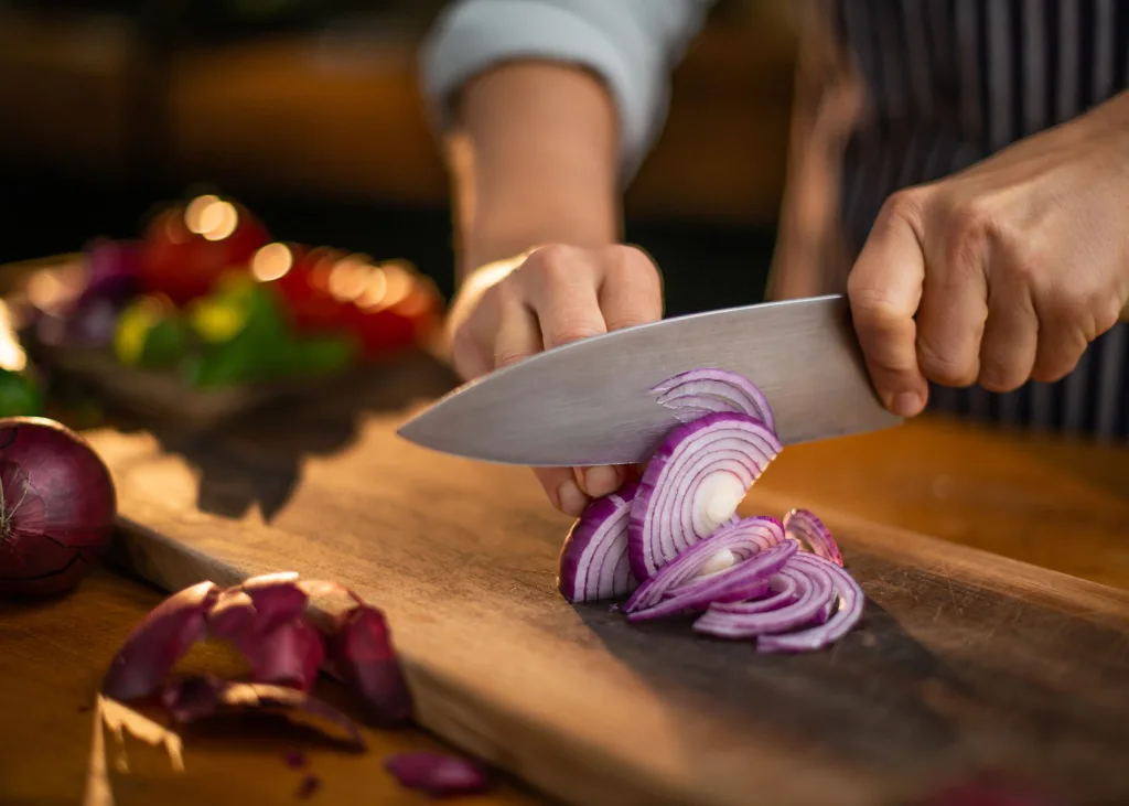 Step-by-Step Guide on How to Slice Onions for Fajitas